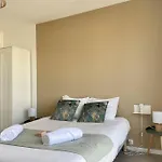 Saint Julien - L'esprit Village דירה